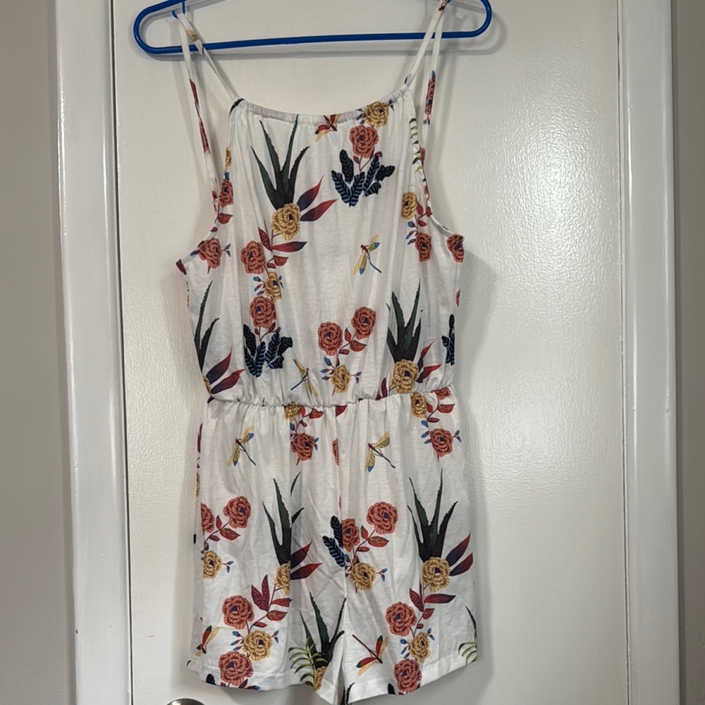 SHEIN White Jumpsuit Stylish and Comfortable